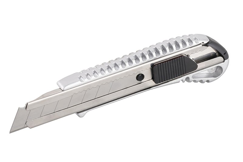 Nůž odlamovací ALU 18mm tlačítková aretace