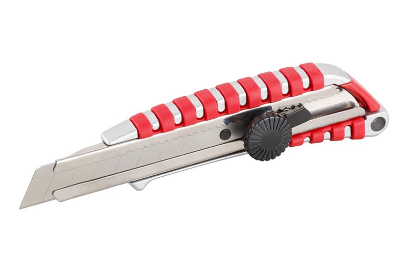 Nůž odlamovací ALU stříbrno-červený 18mm šroubková ar.